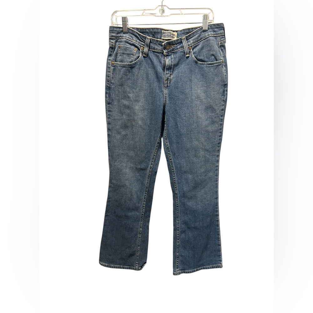 Levi’s Signature Mid Rise Boot Cut Light Wash Size 8